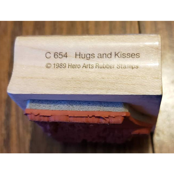 Hero Arts Hugs and Kisses Wood Mounted Rubber Stamp C654 - Picture 7 of 8